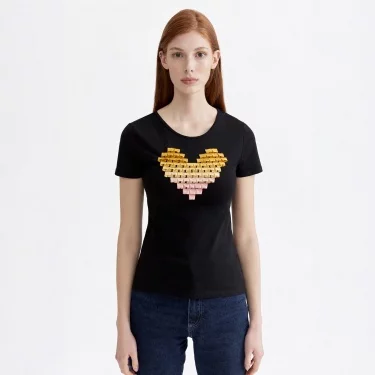 BATZ X VIKTORIAVARGA Sand LOVE t-shirt